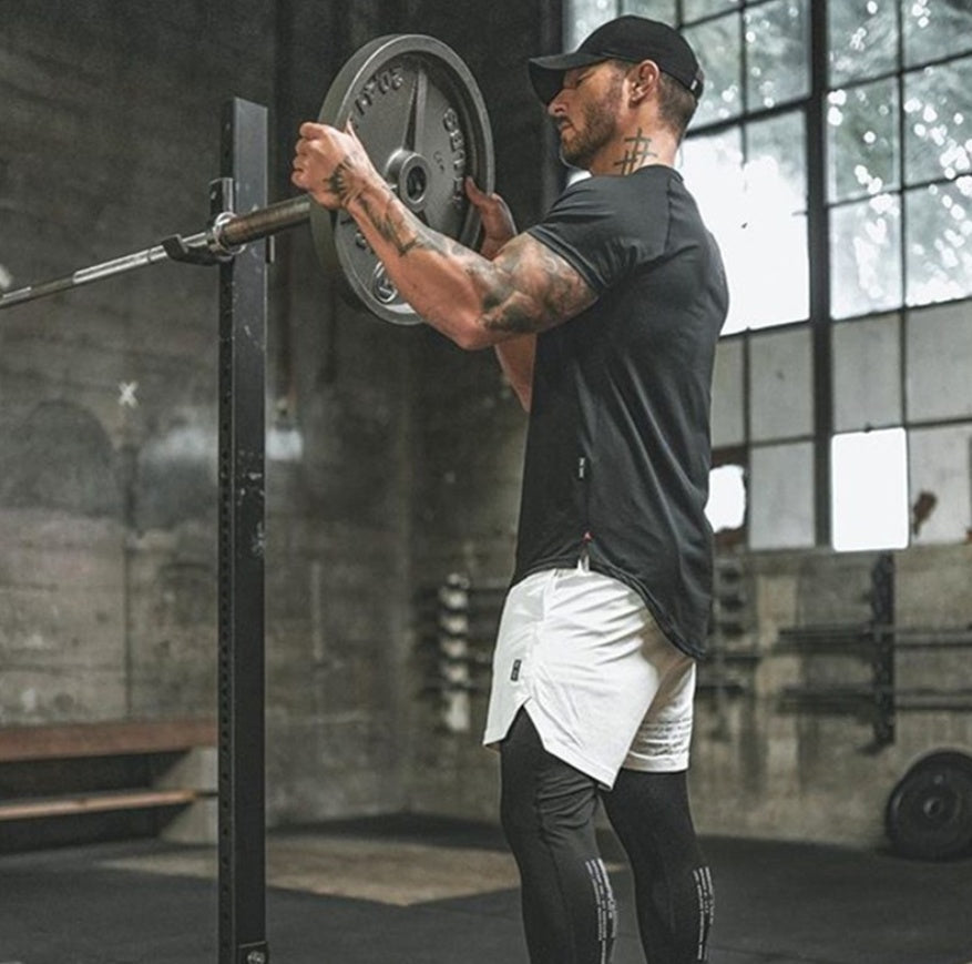Men's Curved Hem Gym T-Shirt (Moisture-Wicking)